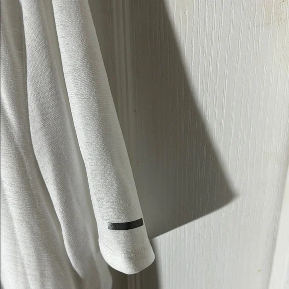 BNWT LARGE Nike White T-Shirt - Picture 4 of 7